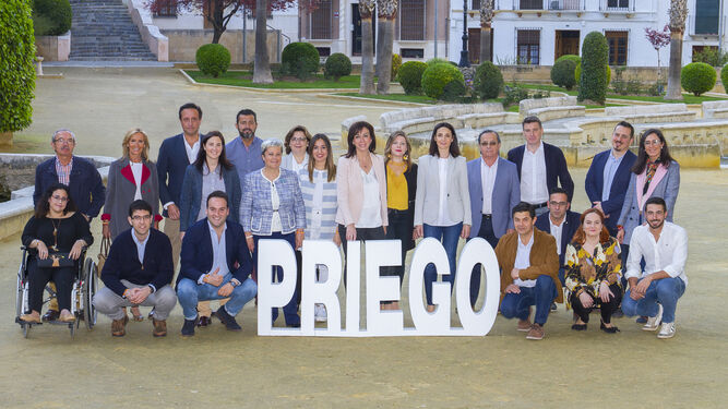 El equipo del PP en Priego que concurrió a las últimas elecciones municipales.