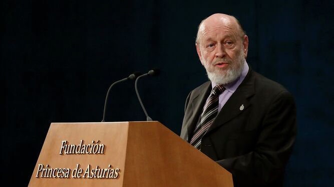 Marcos Mundstock al recoger el Premio Princesa Sofía de Comunicación y Humanidades.