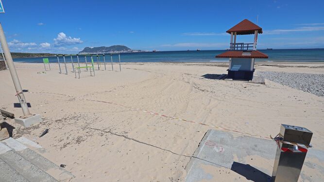 Playa vacía en el Campo de Gibraltar