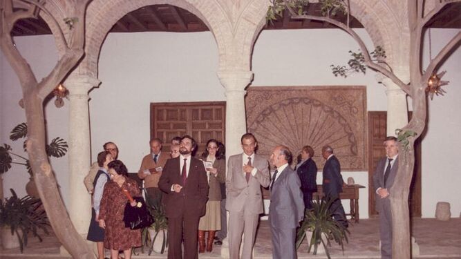 Visita al Palacio de Viana, octubre de 1980. / Ladis hijo