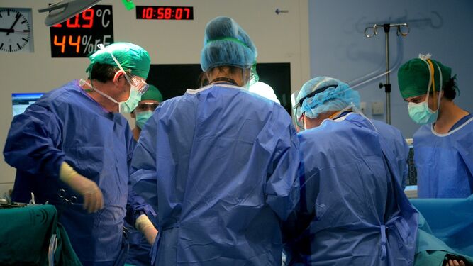 Intervención quirúrgica en el Reina Sofía.