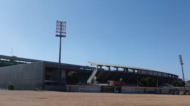 Imagen exterior del estadio El Arcángel.