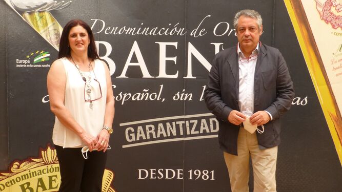 María del Carmen Baena y Javier Alcalá, vicepresidenta y presidente de la DOP del Aceite de Baena.