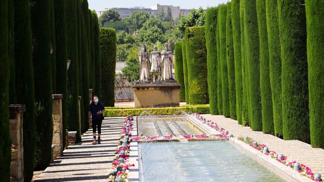 Imagen que presentaba el Alcázar el pasado 2 de junio, cuando se reabrieron los jardines.