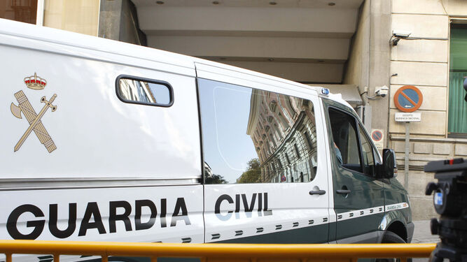 Un furgón de la Guardia Civil en la Audiencia Provincial de Madrid
