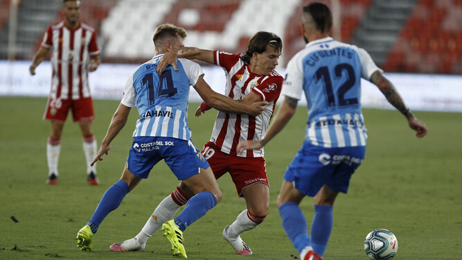 Una imagen de un partido Almería - Málaga de la Liga Smartbank