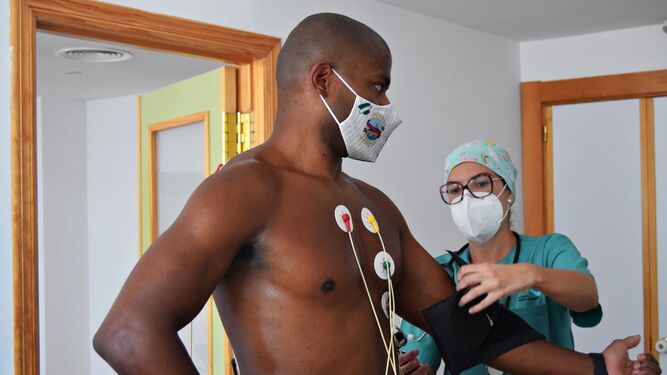 El brasileño Anderson Mollino, durante una de las pruebas médicas.