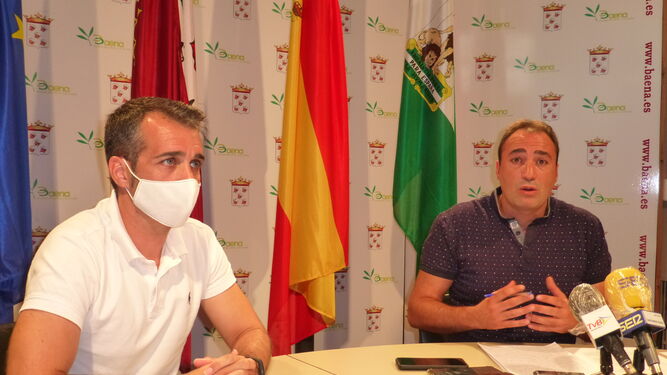 José Andrés García y David Bazuelo, durante la rueda de prensa en Baena.
