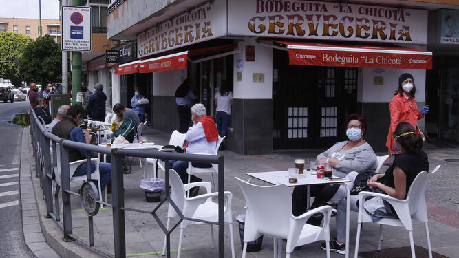 Bar abierto en Sevilla tras finalizar el estado de alarma
