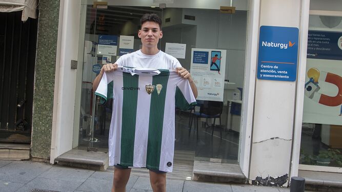 Ricardo Mayor, con la camiseta del Córdoba Futsal Patrimonio de la Humanidad.