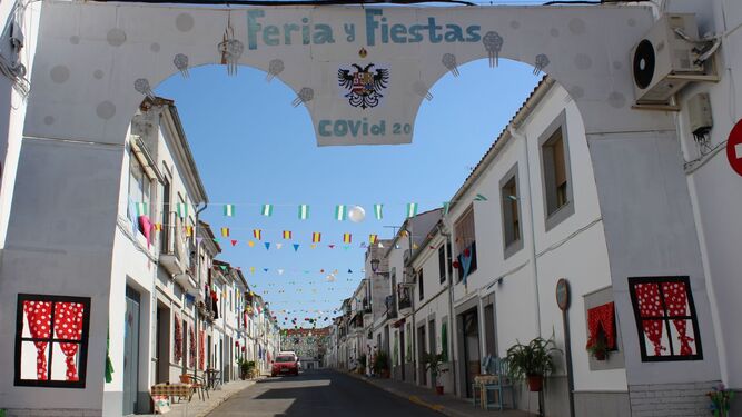 Portada y adornos de las calles de Villanueva de Córdoba.
