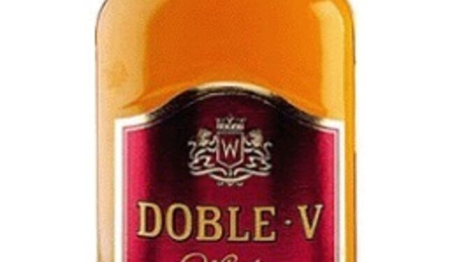 La tradicional botella de Doble V.