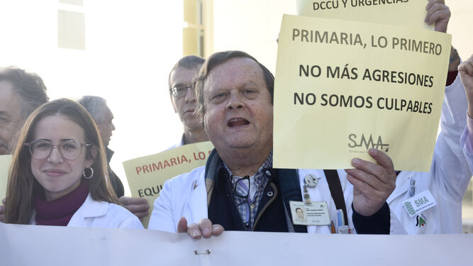 Facultativos de Primaria en una concentración convocada por el Sindicato Médico de Córdoba.