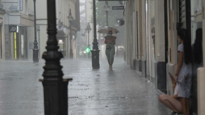Fuertes lluvias en la calle Concepción, en el centro de Córdoba.