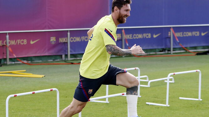 Lionel Messi en un entrenamiento con el Barcelona