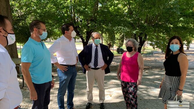 David Dorado, José María Bellido y Salvador Fuentes visitan la zona donde se ejecutarán las obras.