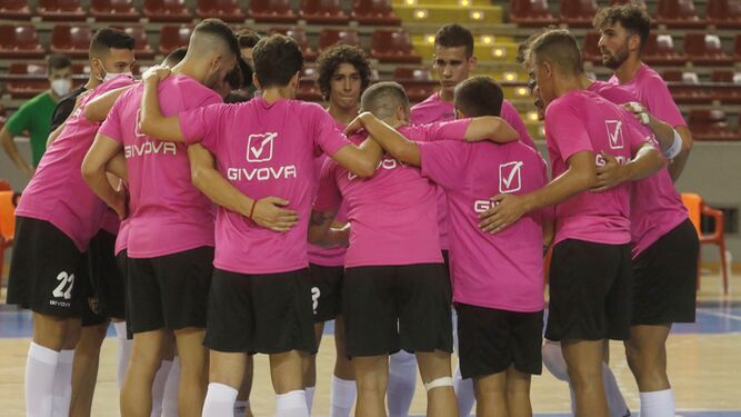 Los jugadores del Córdoba Futsal se conjuran antes del duelo ante ElPozo Murcia.