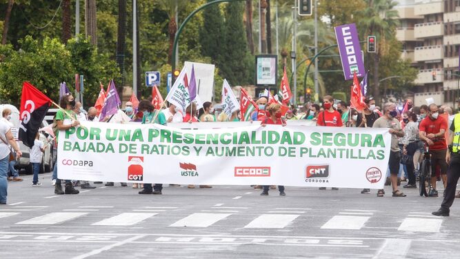 Un momento durante la marcha de los sindicatos en Córdoba