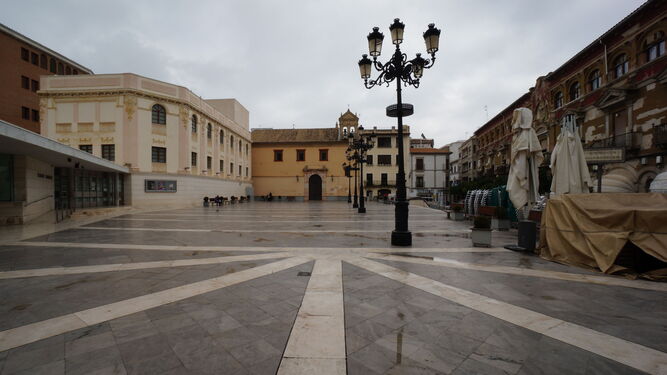 La plaza de la Rosa de Montilla, con el Teatro Garnelo.