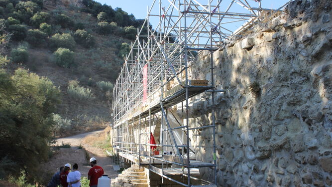 El puente Povedano de Lucena, en obras.