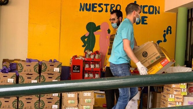 Reparto de alimentos en Córdoba durante la pandemia.