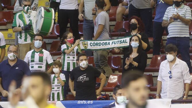 Aficionados del Córdoba Futsal en Vista Alegre.