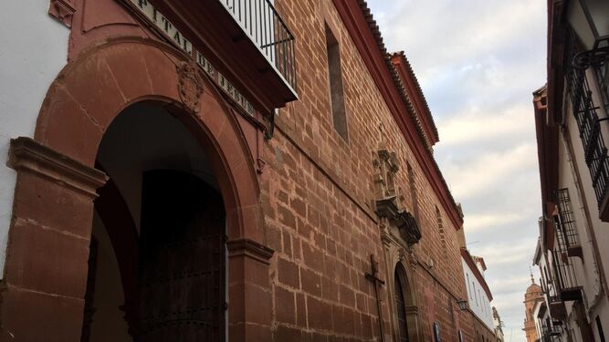 Entrada de la residencia Jesús Nazareno de Montoro.