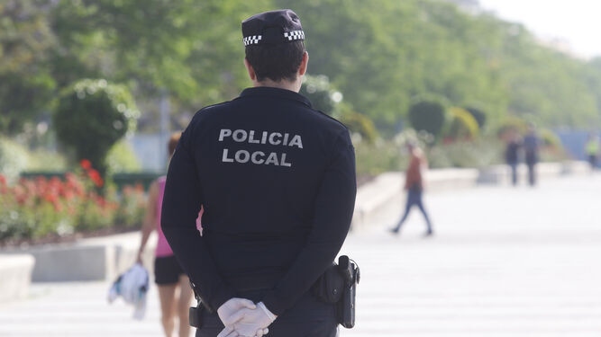 Un agente de la Policía Local en Córdoba