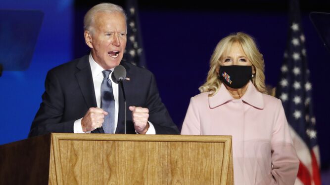 El candidato demócrata, Joe Biden ,  junto a su esposa Jill Biden.