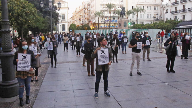 Comerciantes concentrados en la plaza de las Tendillas en contra de las medidas de la Junta.