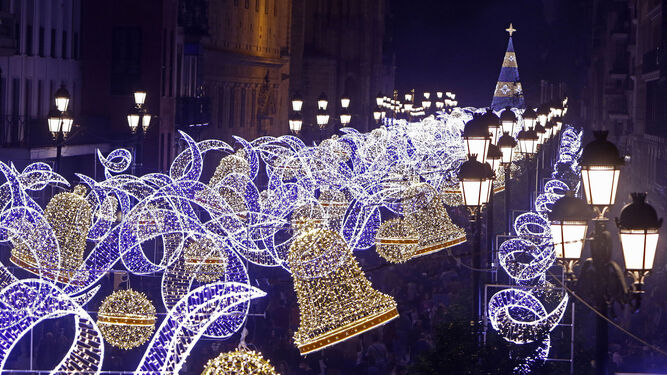 Imagen de archivo de la iluminación navideña en Sevilla