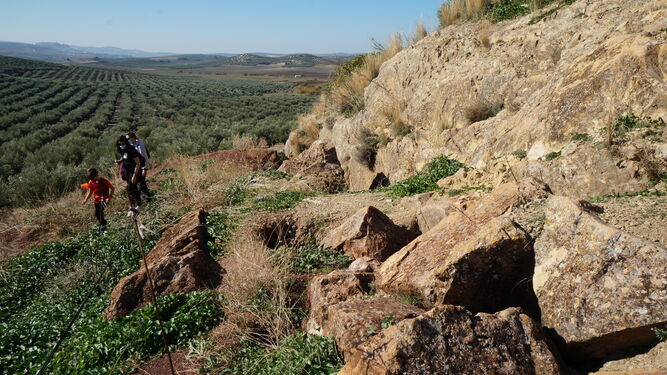Piedra Luenga, la mole rocosa de Montilla, en fotograf&iacute;as