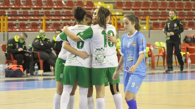 Las jugadoras del Deportivo Córdoba celebran un gol en Vista Alegre.