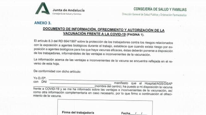 Este es el documento que tienen que firmar los sanitarios andaluces para vacunarse contra el coronavirus.