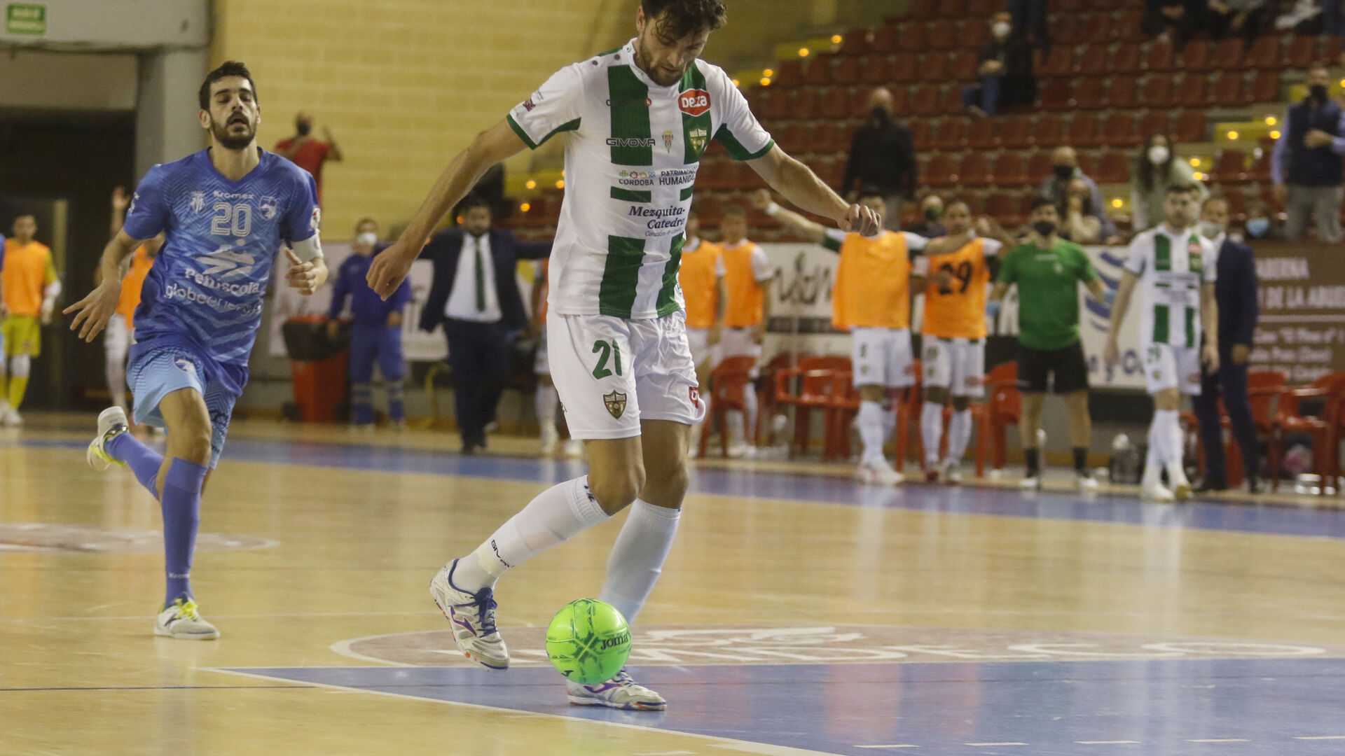 Fotograf&iacute;as: La victoria del C&oacute;rdoba Futsal sobre el Pe&ntilde;&iacute;scola