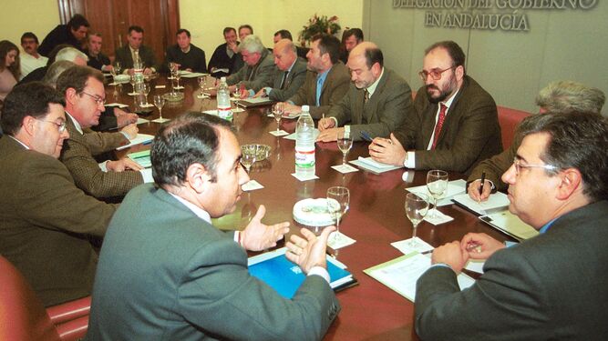 Una reunión de Zoido con los representantes sindicales para el acuerdo con los mineros de la Faja Pirítica.