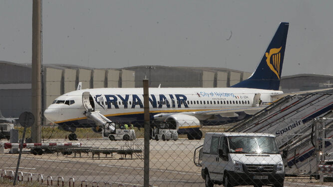 Aviones de Ryanair en el aeropuerto de Sevilla