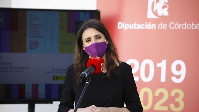 La ministra de Igualdad, Irene Montero, durante la rueda de prensa en Córdoba.