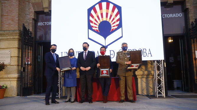 Los galardonados con los premios Tomás de Aquino de la UCO.