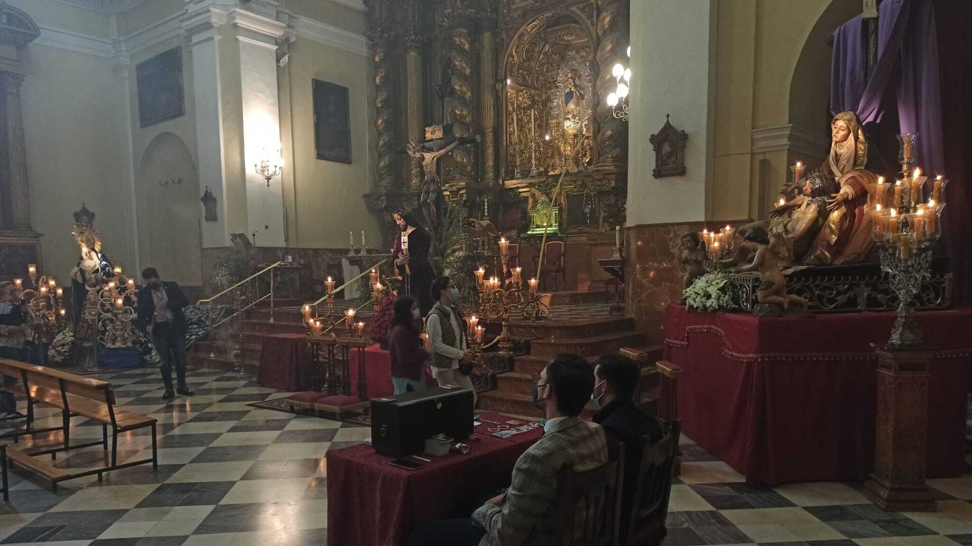 LUCENA. Iglesia Madre de Dios. Titulares de la Cofrad&iacute;a Franciscana de Pasi&oacute;n.