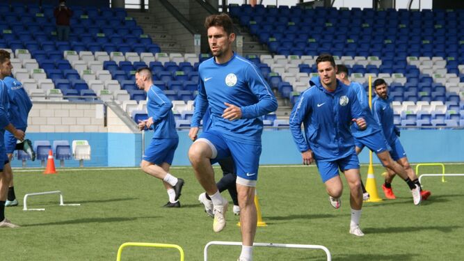 Marcos Pérez se ejercita durante un entrenamiento.