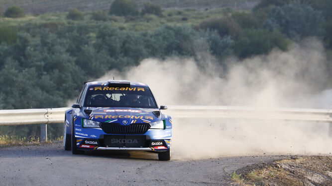 José Antonio 'Cohete' Suárez traza una curva en la primera jornada del Rallye Sierra Morena.