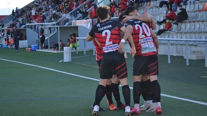 Los jugadores del Salerm festejan un gol durante un partido de esta temporada.