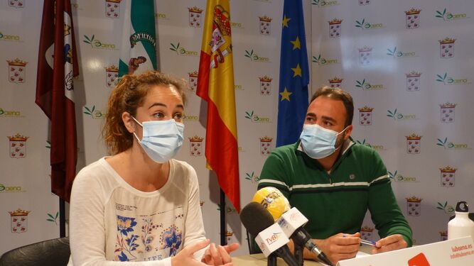 Cristina Vidal y David Bazuelo durante la rueda de prensa.