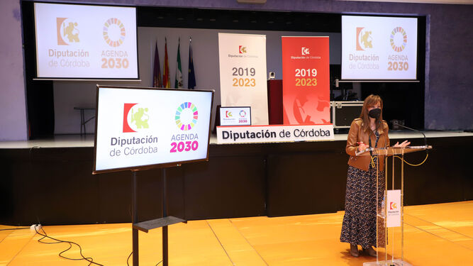 Felisa Cañete presenta el plan de apoyo a los archivos de Córdoba.