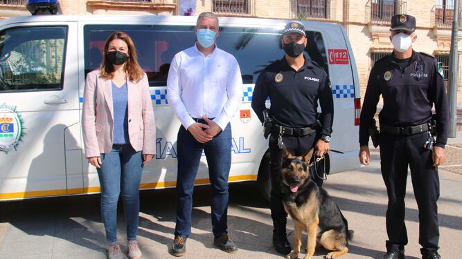 La Policía Local de La Carlota presenta su nueva Unidad Canina.
