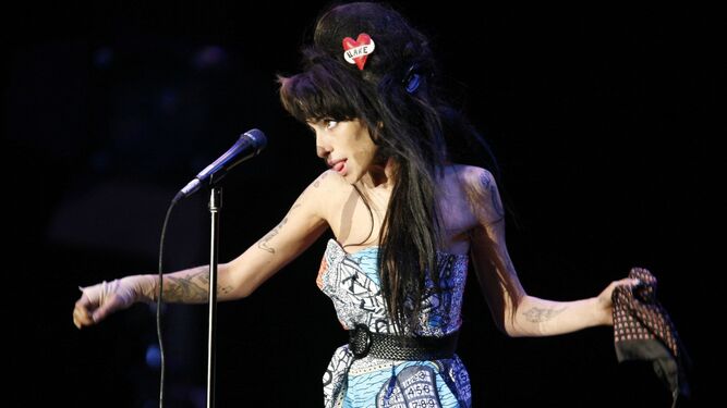 La desaparecida Amy Winehouse, durante una actuación.