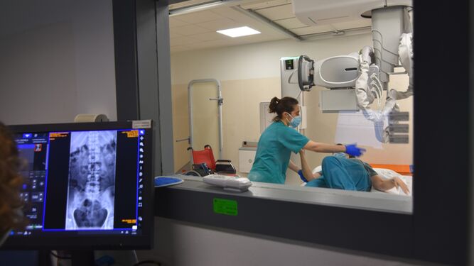 Nuevo equipo de radiología convencional instalado en Urgencias del Hospital Reina Sofía.