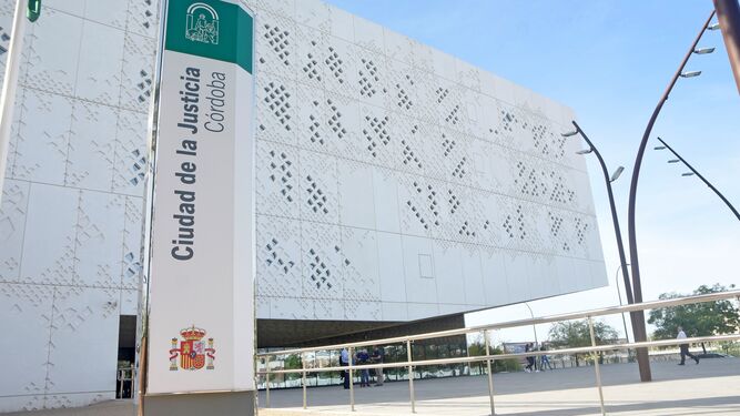 Entrada principal de la Ciudad de la Justicia de Córdoba.