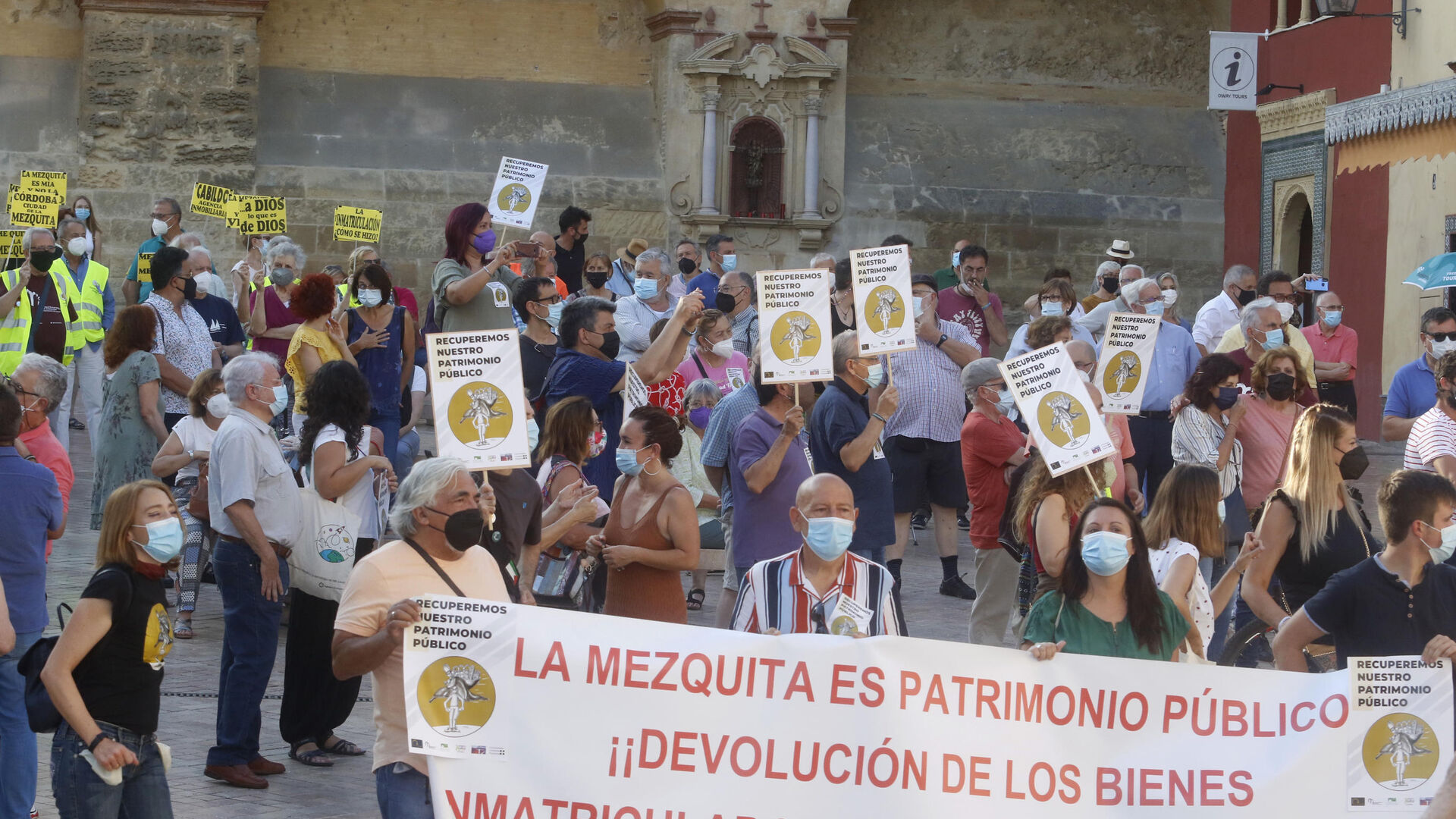 La protesta contra las inmatriculaciones de la Iglesia en C&oacute;rdoba, en fotograf&iacute;as